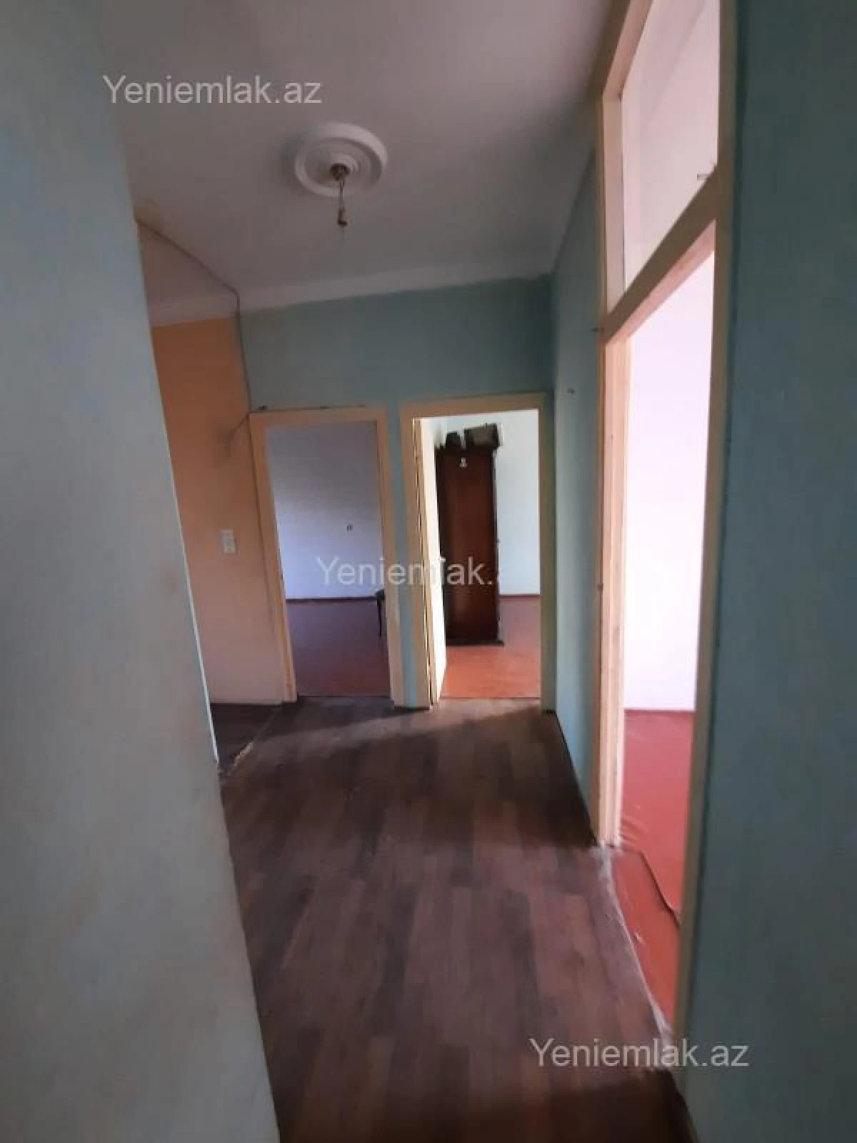 Satılır 4 otaqlı köhnə tikili 110 m²