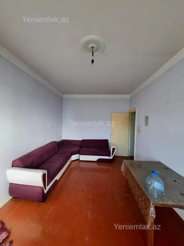 Satılır 4 otaqlı köhnə tikili 110 m²