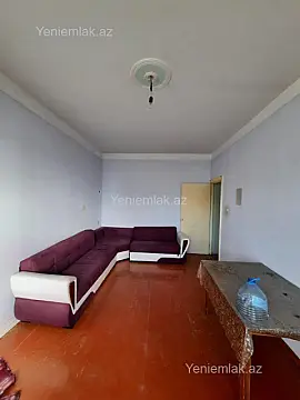 Satılır 4 otaqlı köhnə tikili 110 m²