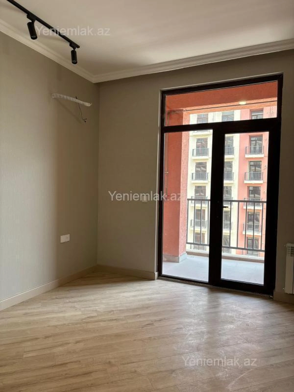 Satılır 2 otaqlı yeni tikili 61 m²