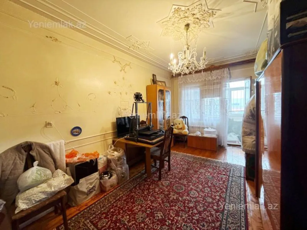 Satılır 4 otaqlı köhnə tikili 90 m²