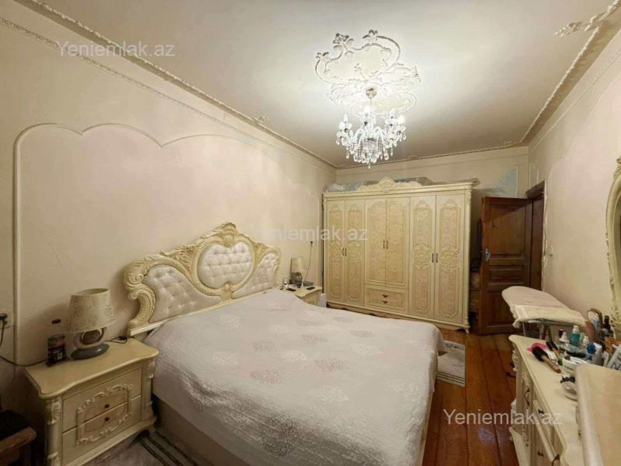 Satılır 4 otaqlı köhnə tikili 90 m²