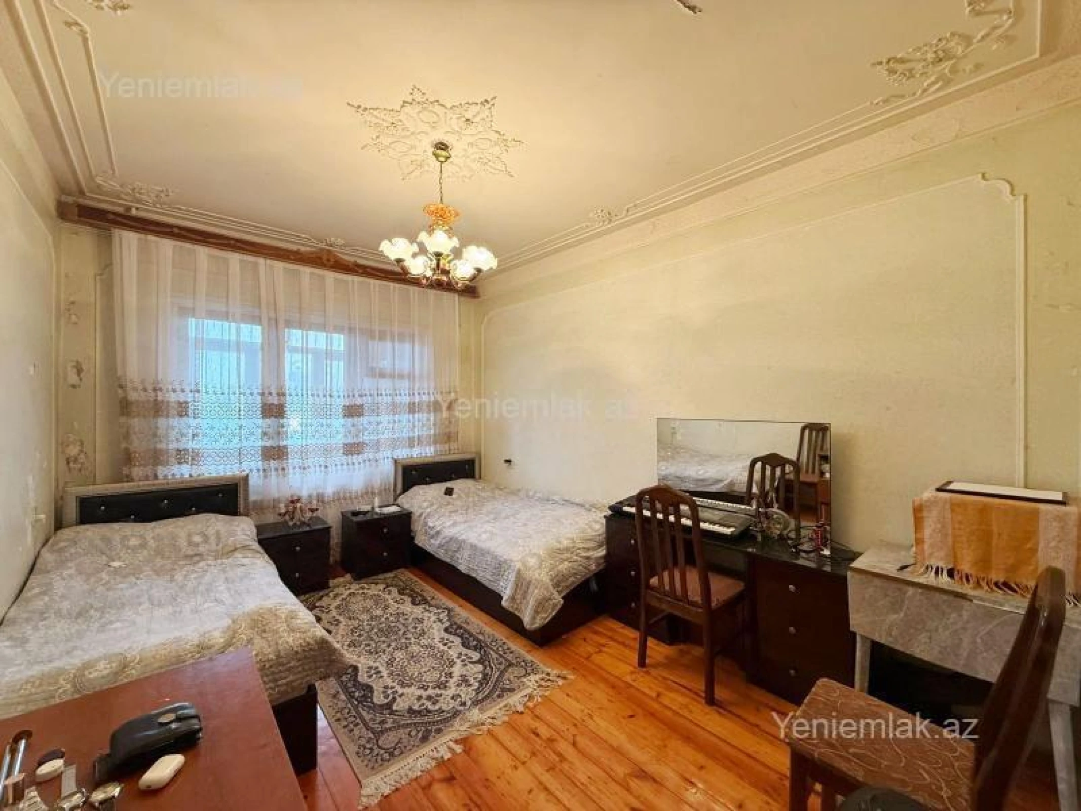 Satılır 4 otaqlı köhnə tikili 90 m²