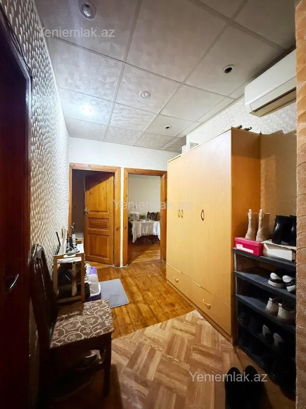 Satılır 4 otaqlı köhnə tikili 90 m²
