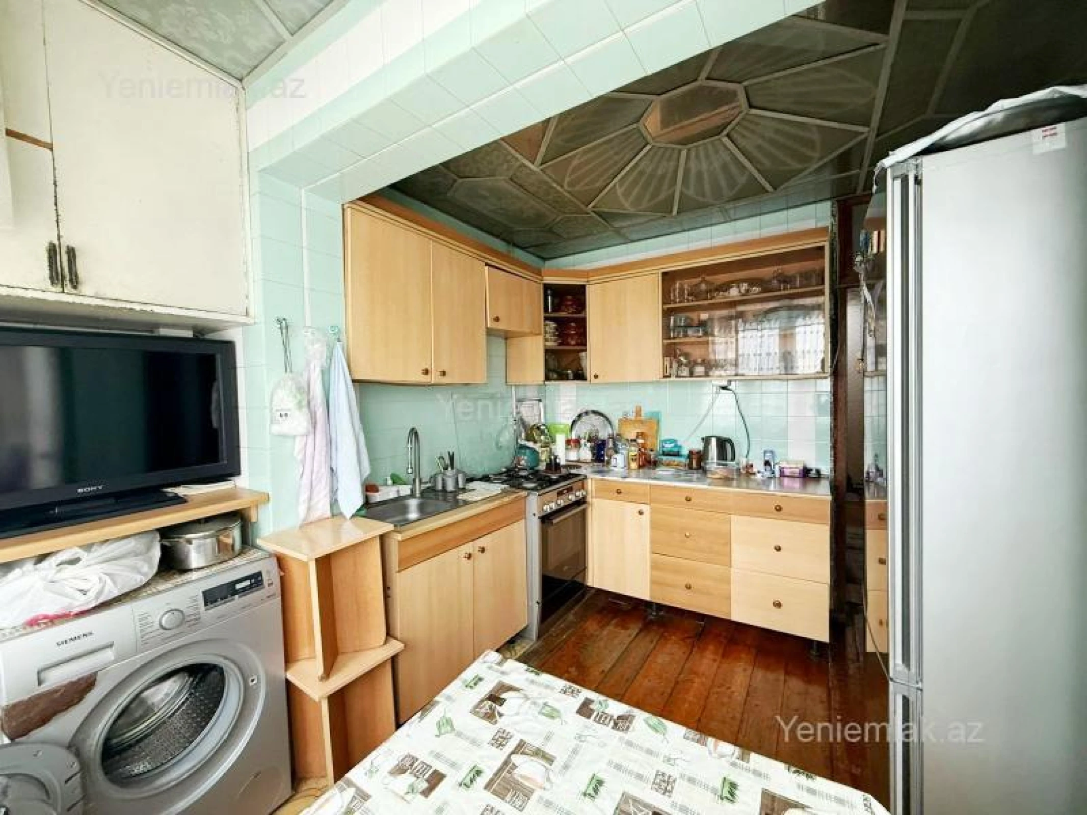 Satılır 4 otaqlı köhnə tikili 90 m²