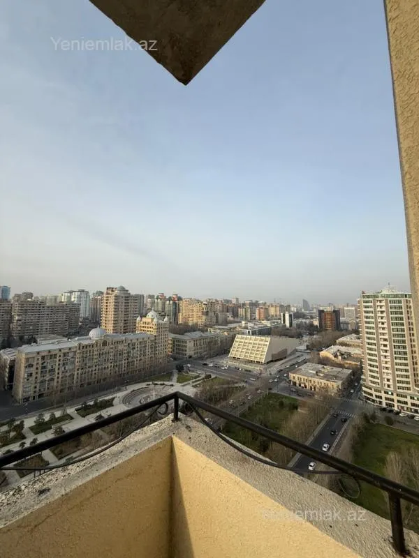 Satılır 3 otaqlı yeni tikili 160 m²