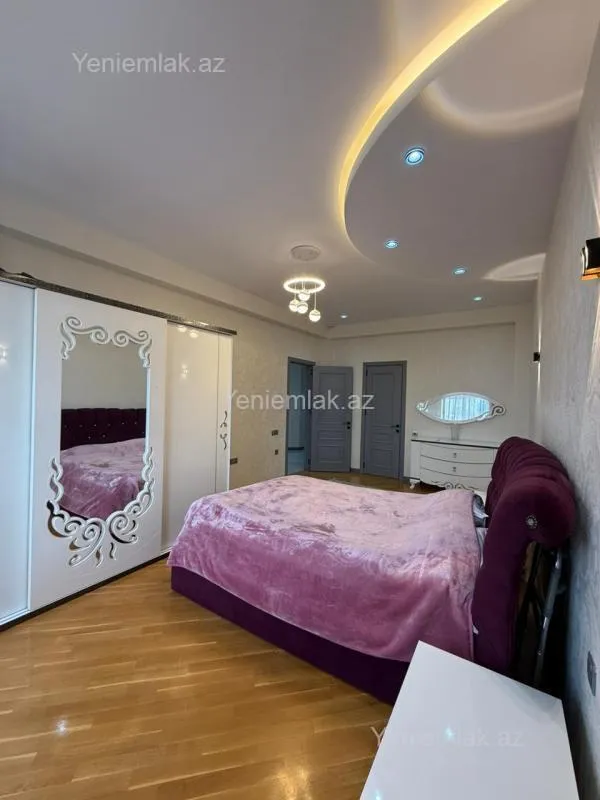 Satılır 3 otaqlı yeni tikili 160 m²