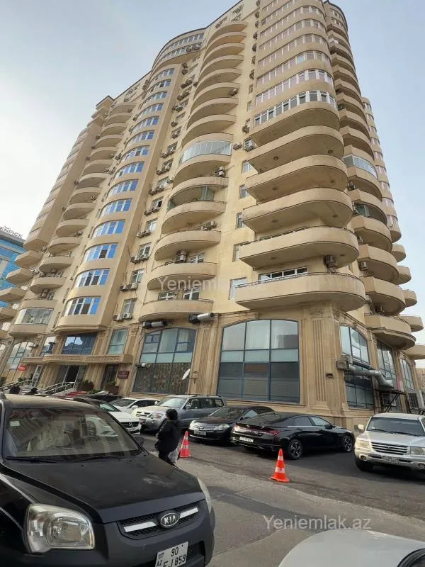 Satılır 3 otaqlı yeni tikili 160 m²
