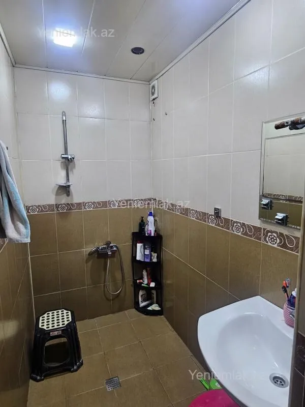 Satılır 3 otaqlı köhnə tikili 80 m²
