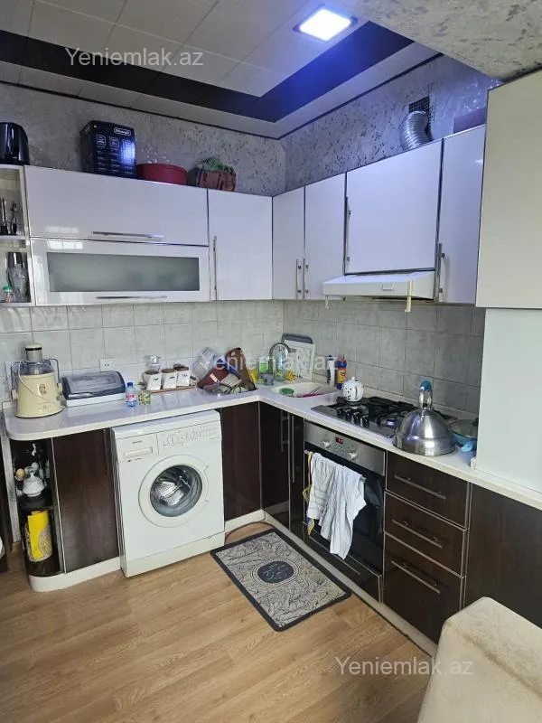 Satılır 3 otaqlı köhnə tikili 80 m²