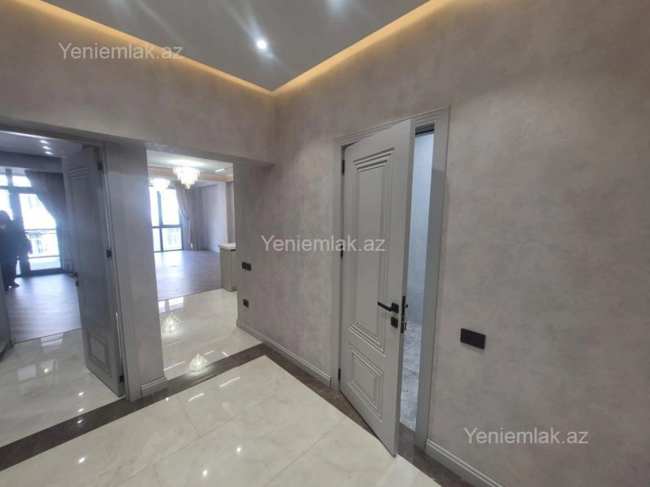 Satılır 2 otaqlı yeni tikili 70 m²