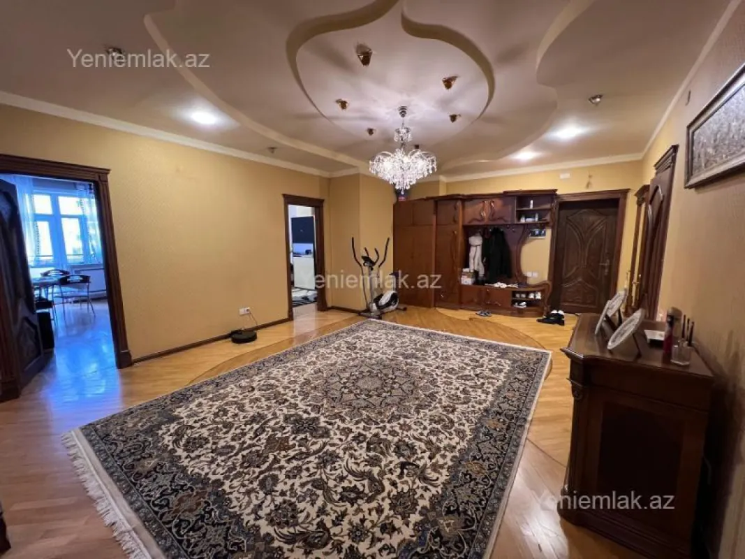 Satılır 4 otaqlı yeni tikili 185 m²