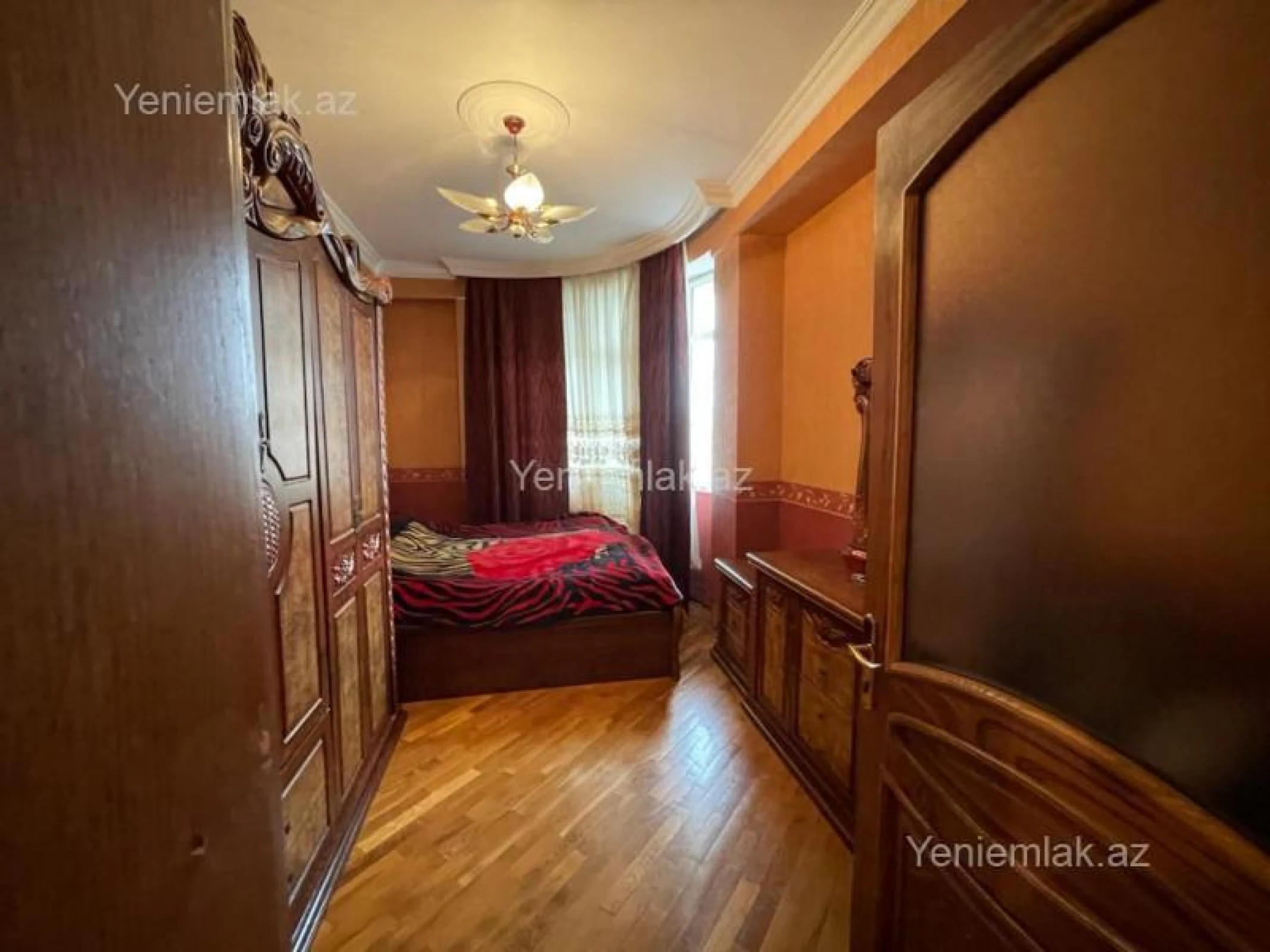 Satılır 4 otaqlı yeni tikili 160 m²