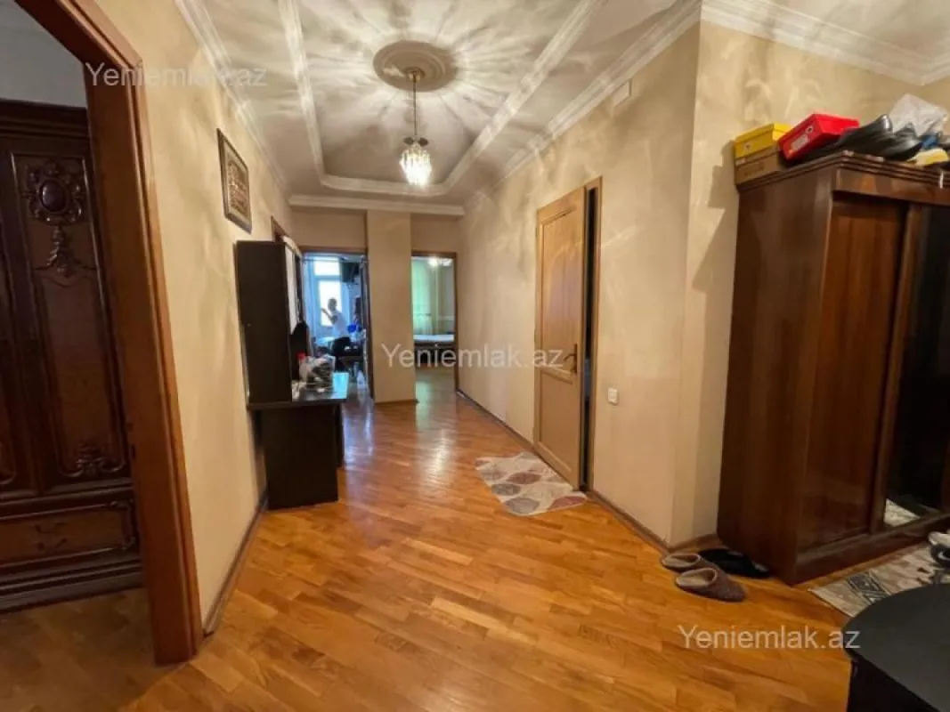 Satılır 4 otaqlı yeni tikili 160 m²