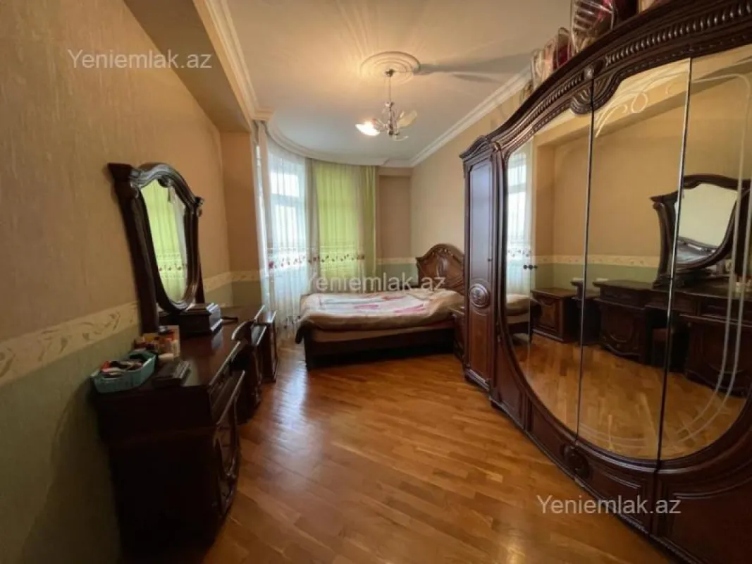 Satılır 4 otaqlı yeni tikili 160 m²