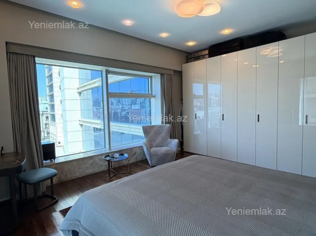 Satılır 2 otaqlı yeni tikili 115 m²