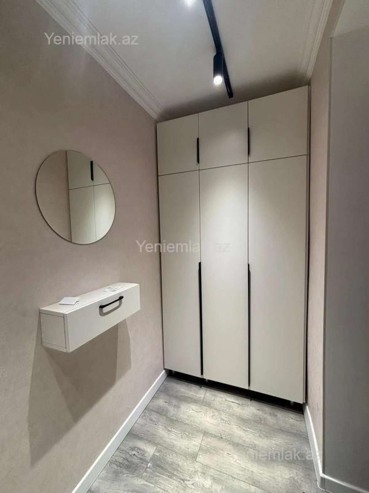 Satılır 2 otaqlı köhnə tikili 42 m²