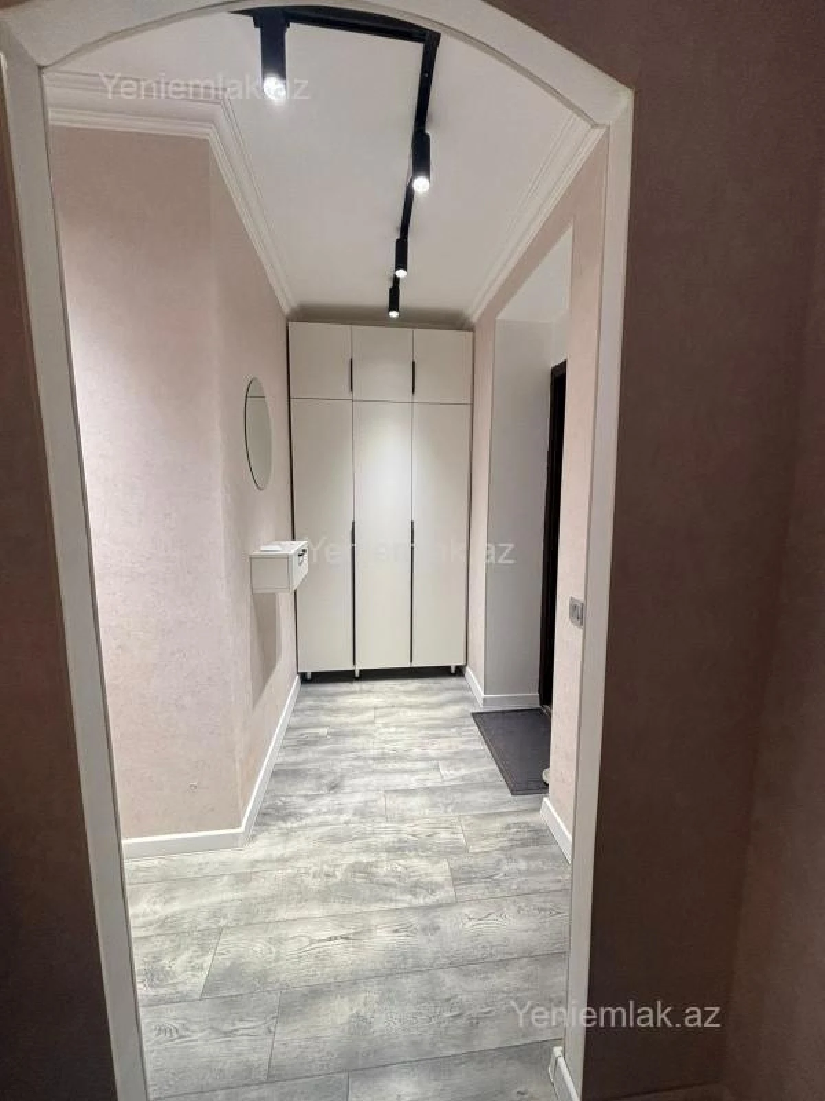 Satılır 2 otaqlı köhnə tikili 42 m²