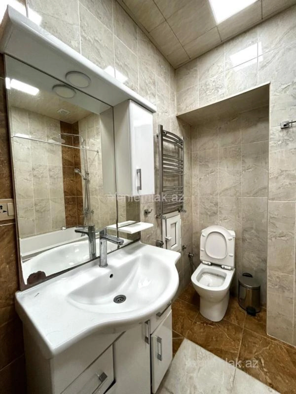 Satılır 3 otaqlı yeni tikili 85 m²