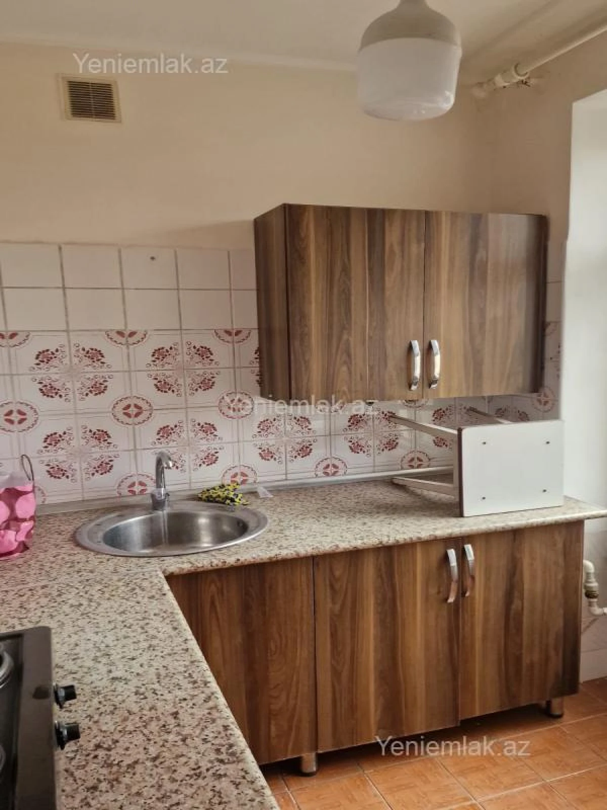 Satılır 1 otaqlı köhnə tikili 45 m²