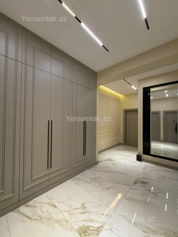 Satılır 3 otaqlı yeni tikili 105 m²