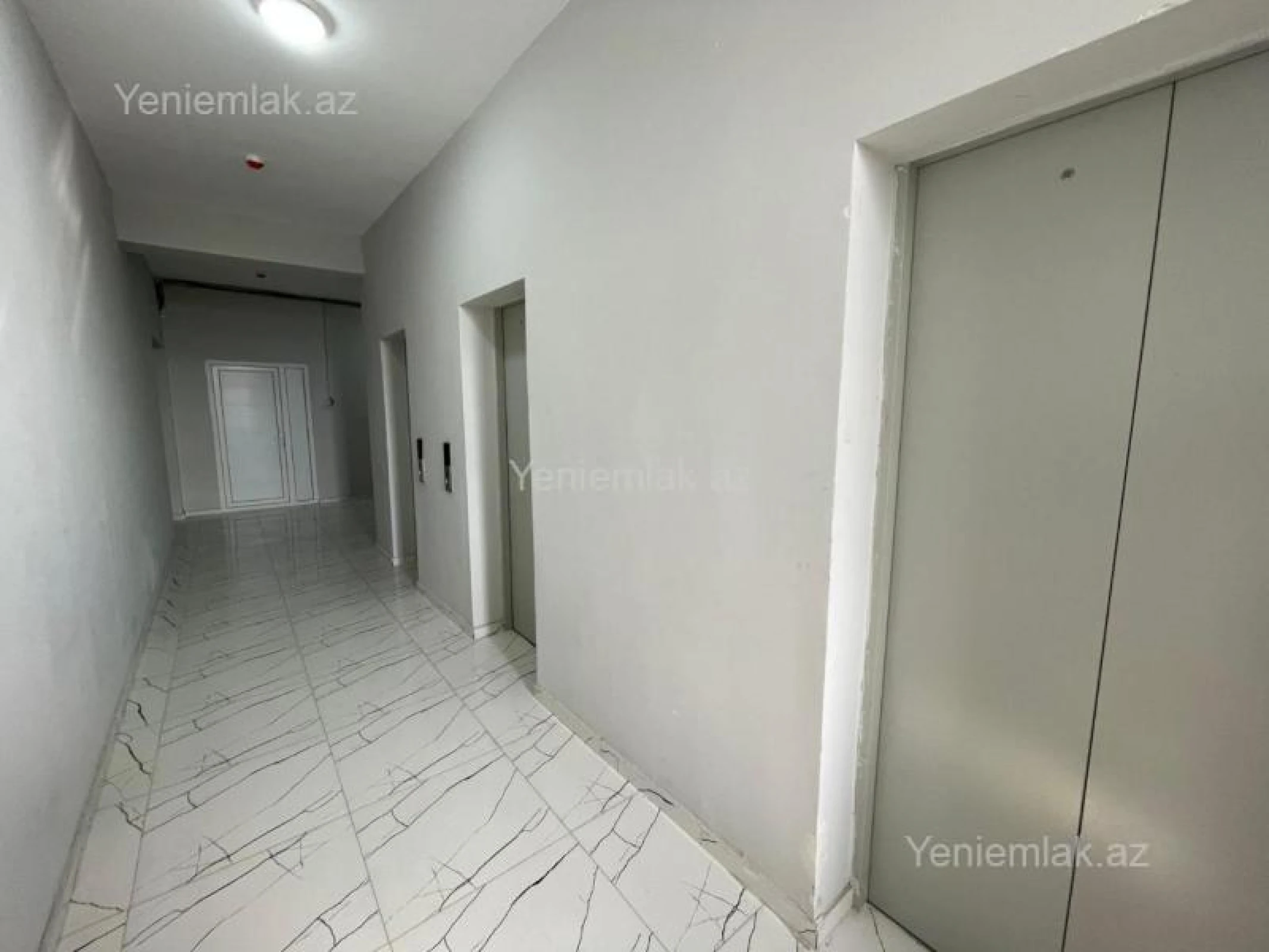 Satılır 2 otaqlı yeni tikili 82 m²