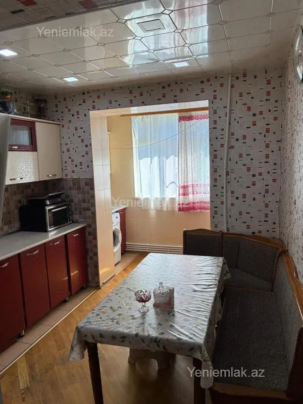 Satılır 3 otaqlı köhnə tikili 70 m²