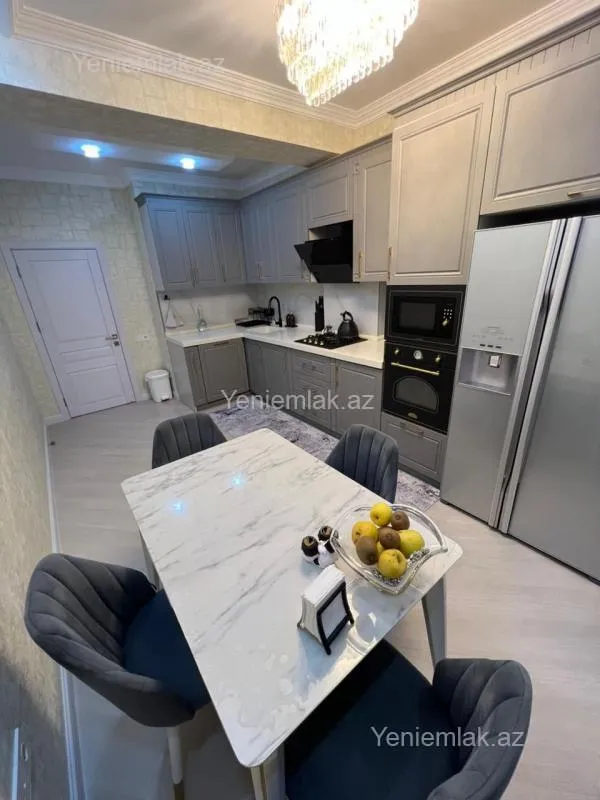Satılır 3 otaqlı yeni tikili 127.5 m²