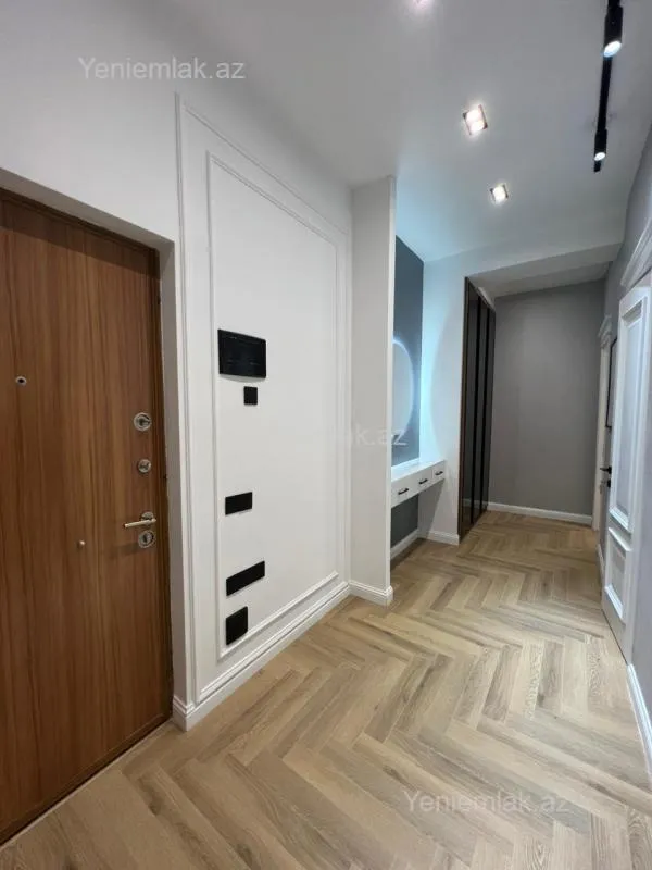 Satılır 2 otaqlı yeni tikili 70 m²