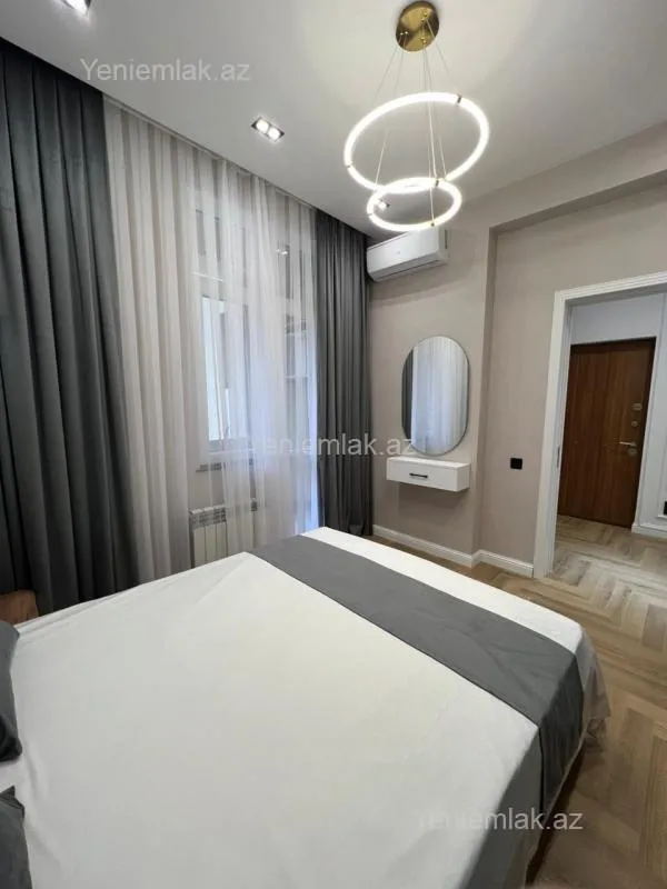 Satılır 2 otaqlı yeni tikili 70 m²