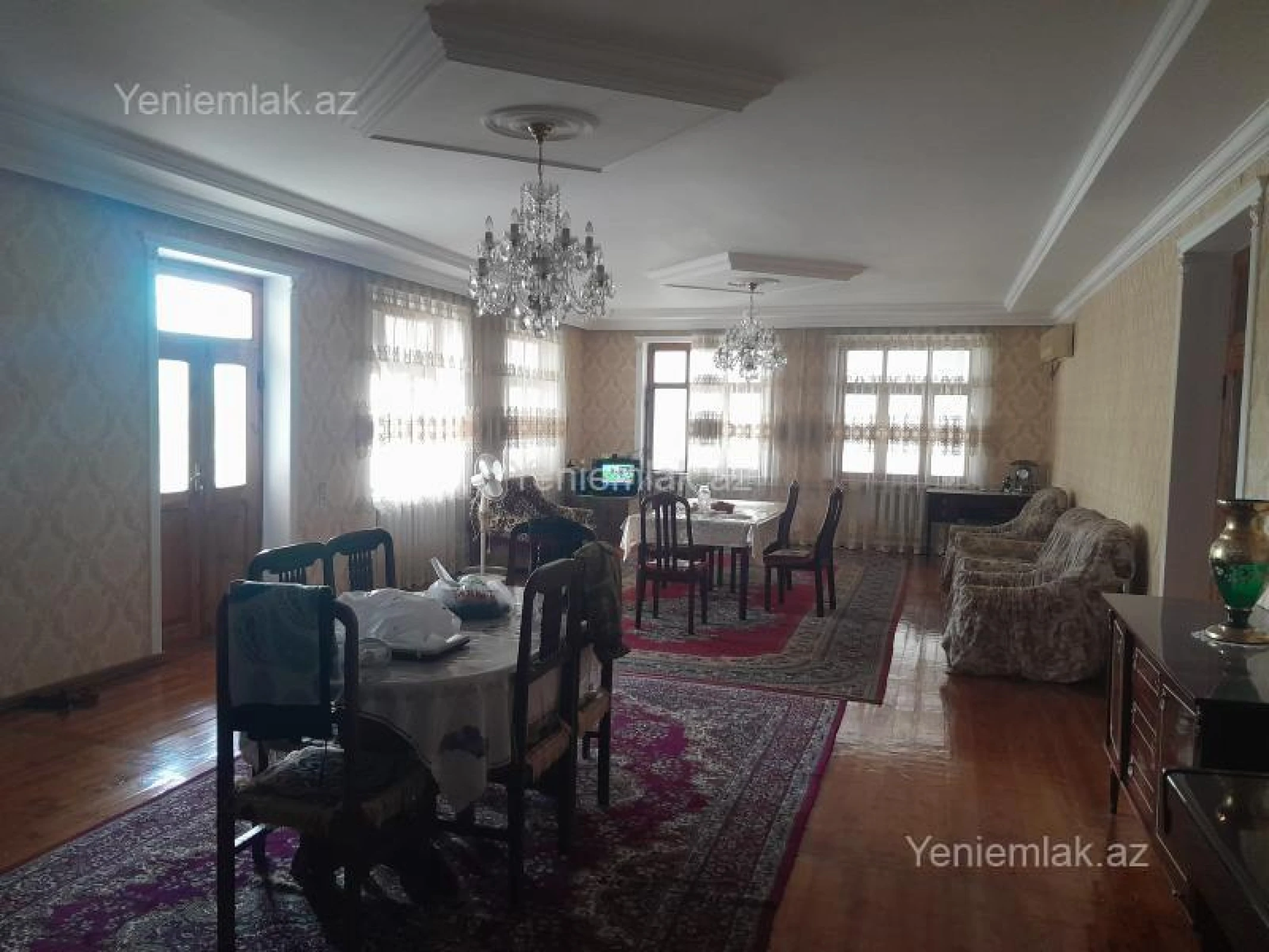 Satılır 10 otaqlı həyət evi 334.6 m²