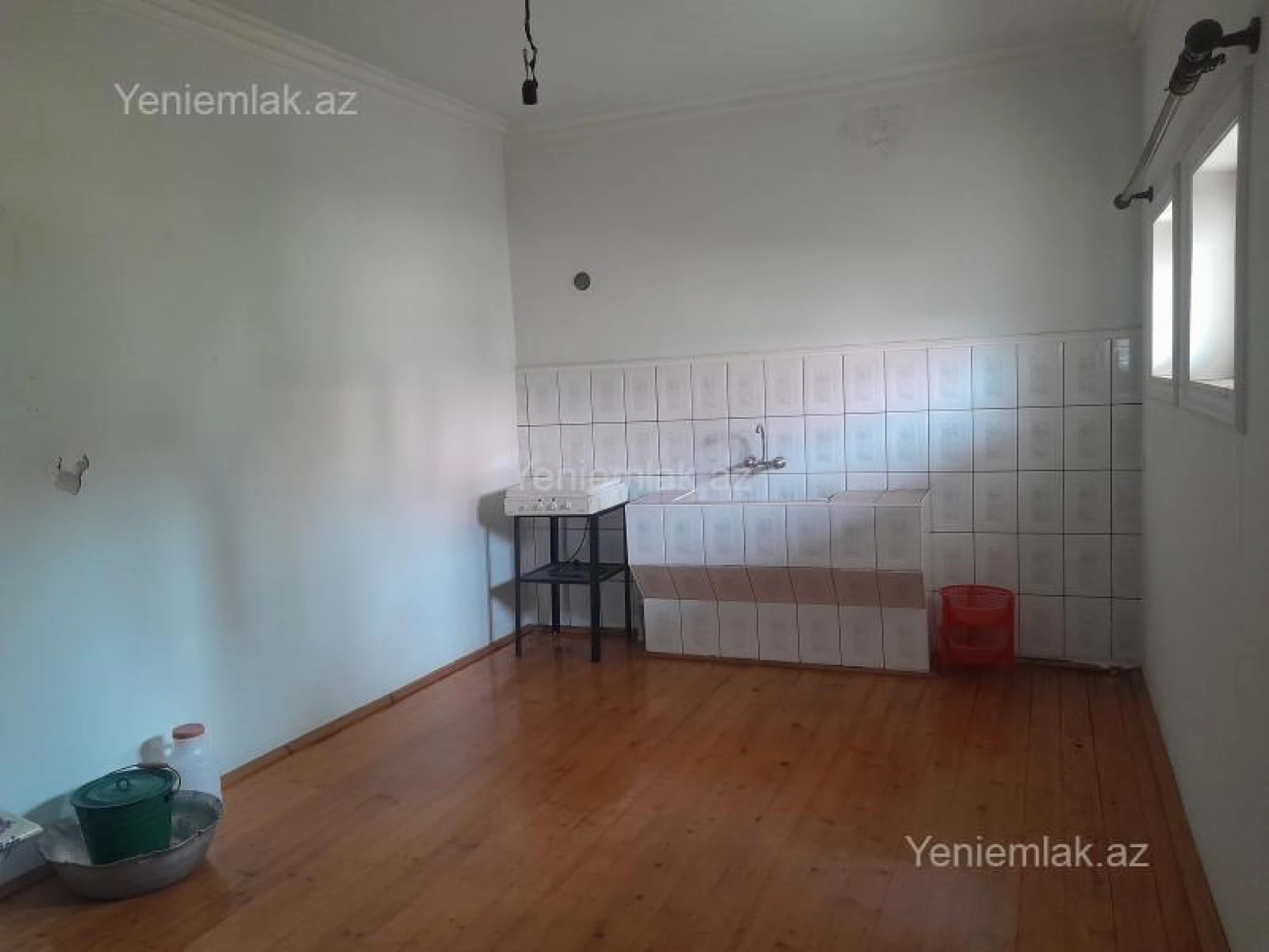 Satılır 10 otaqlı həyət evi 334.6 m²