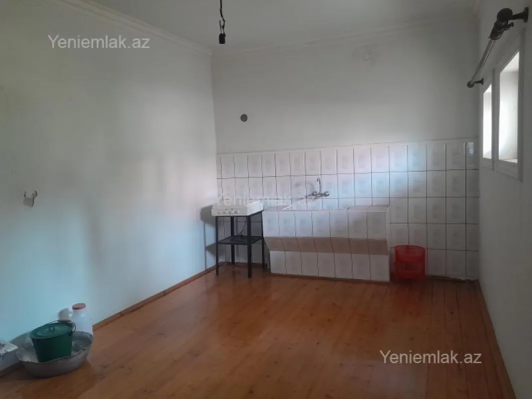Satılır 10 otaqlı həyət evi 334.6 m²
