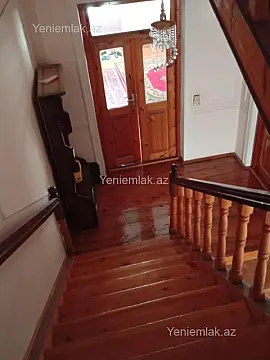 Satılır 10 otaqlı həyət evi 334.6 m²