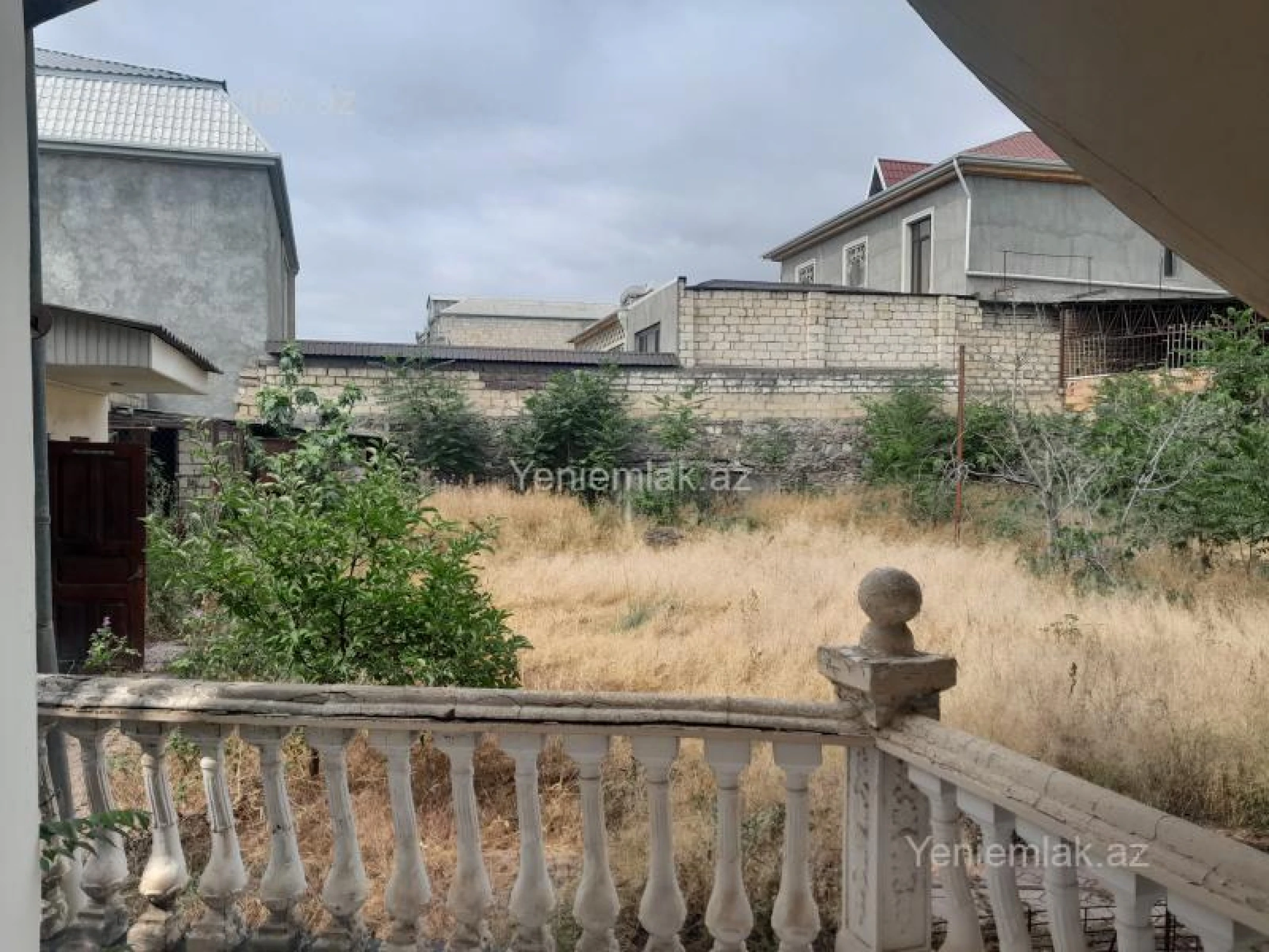 Satılır 10 otaqlı həyət evi 334.6 m²