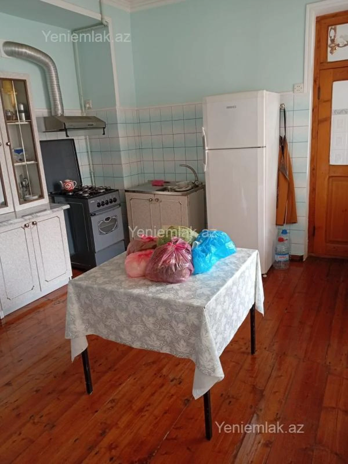 Satılır 10 otaqlı həyət evi 334.6 m²