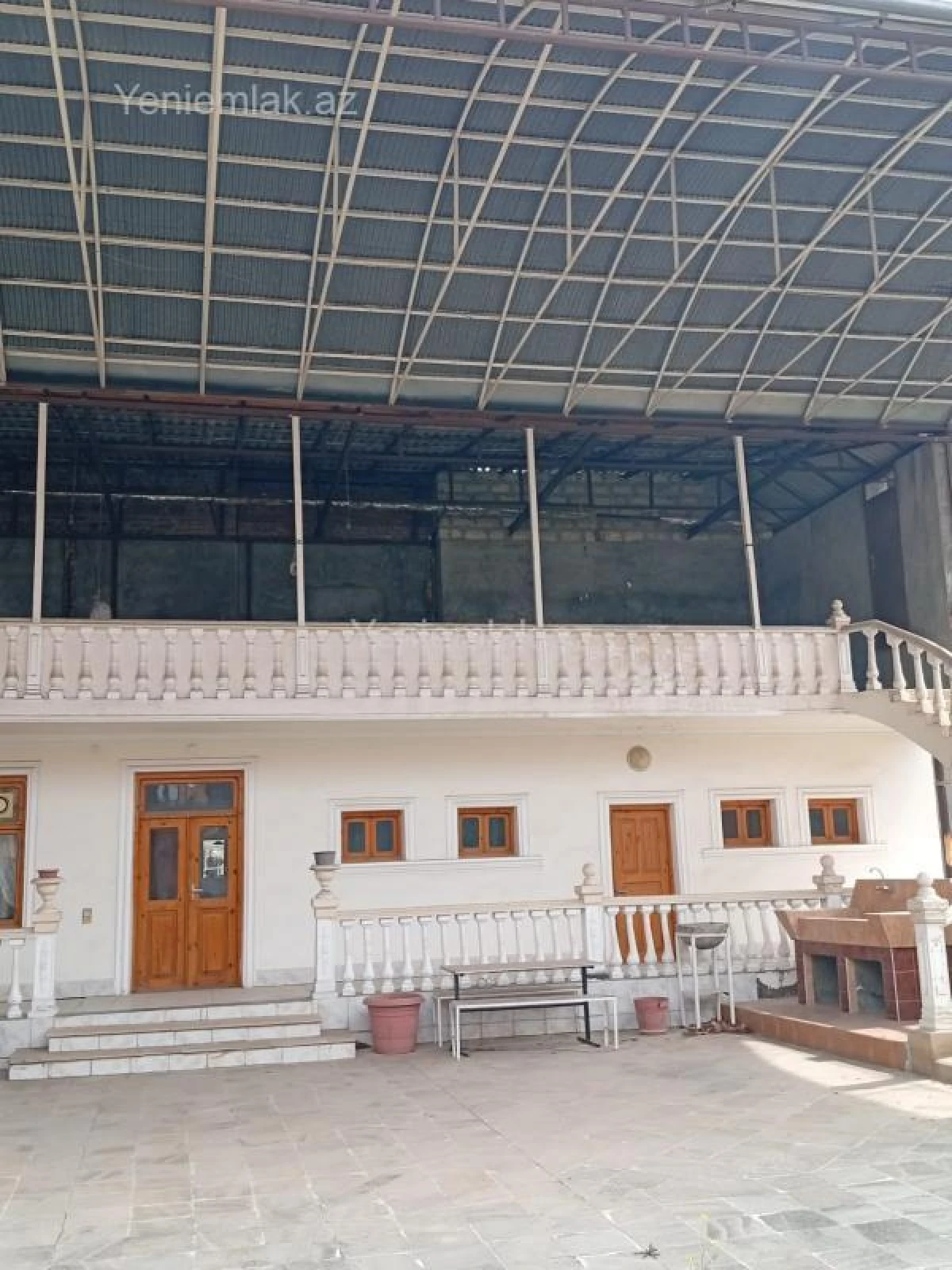 Satılır 10 otaqlı həyət evi 334.6 m²