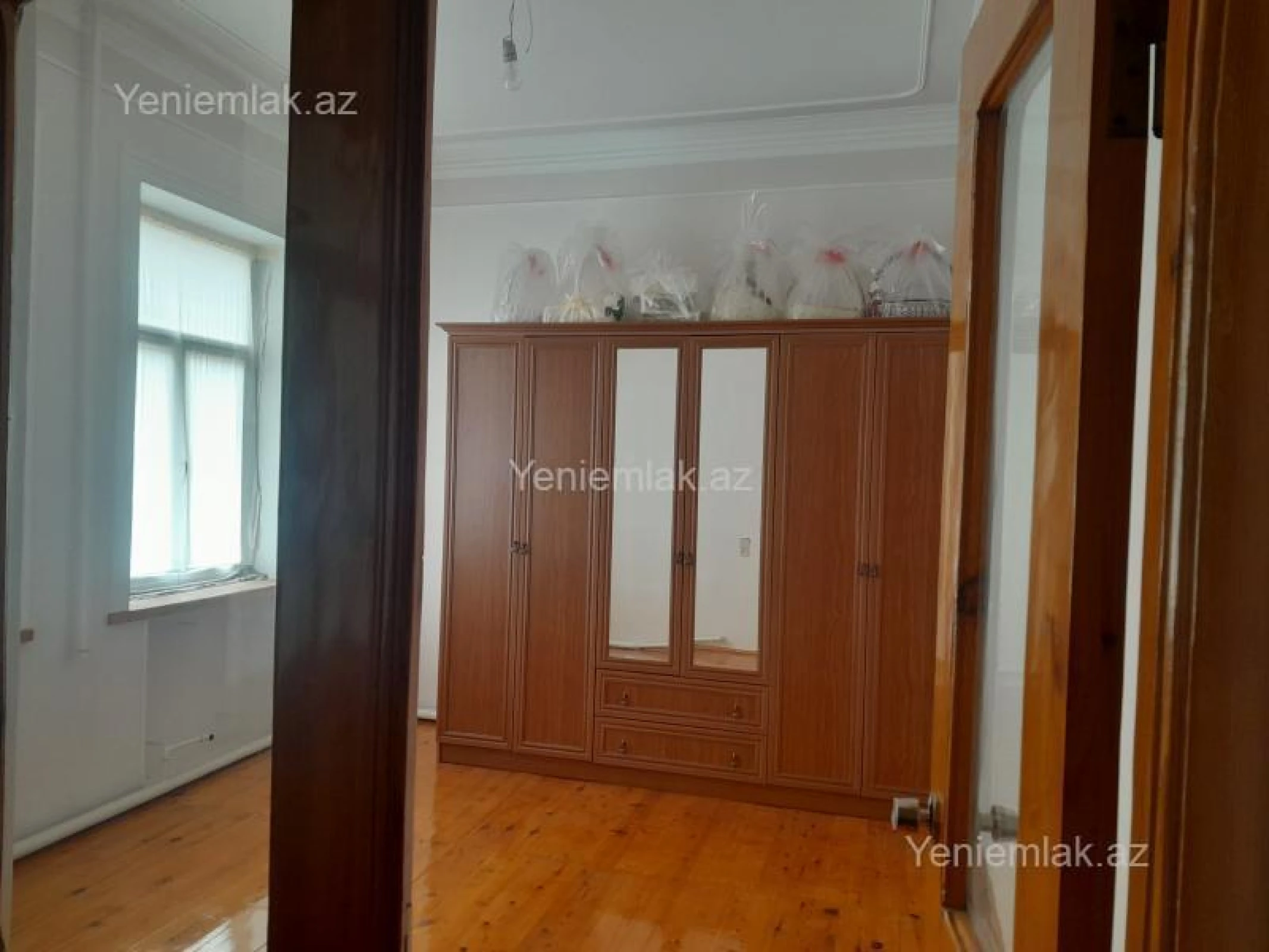 Satılır 10 otaqlı həyət evi 334.6 m²