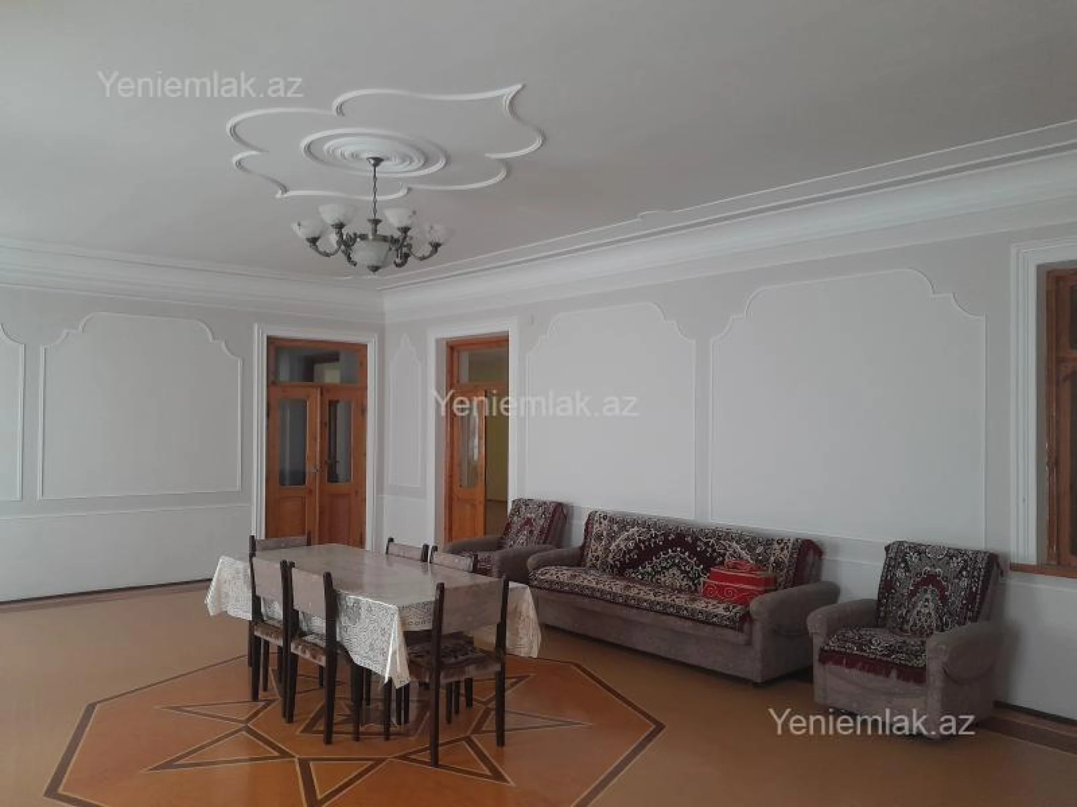 Satılır 10 otaqlı həyət evi 334.6 m²