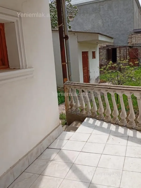 Satılır 10 otaqlı həyət evi 334.6 m²