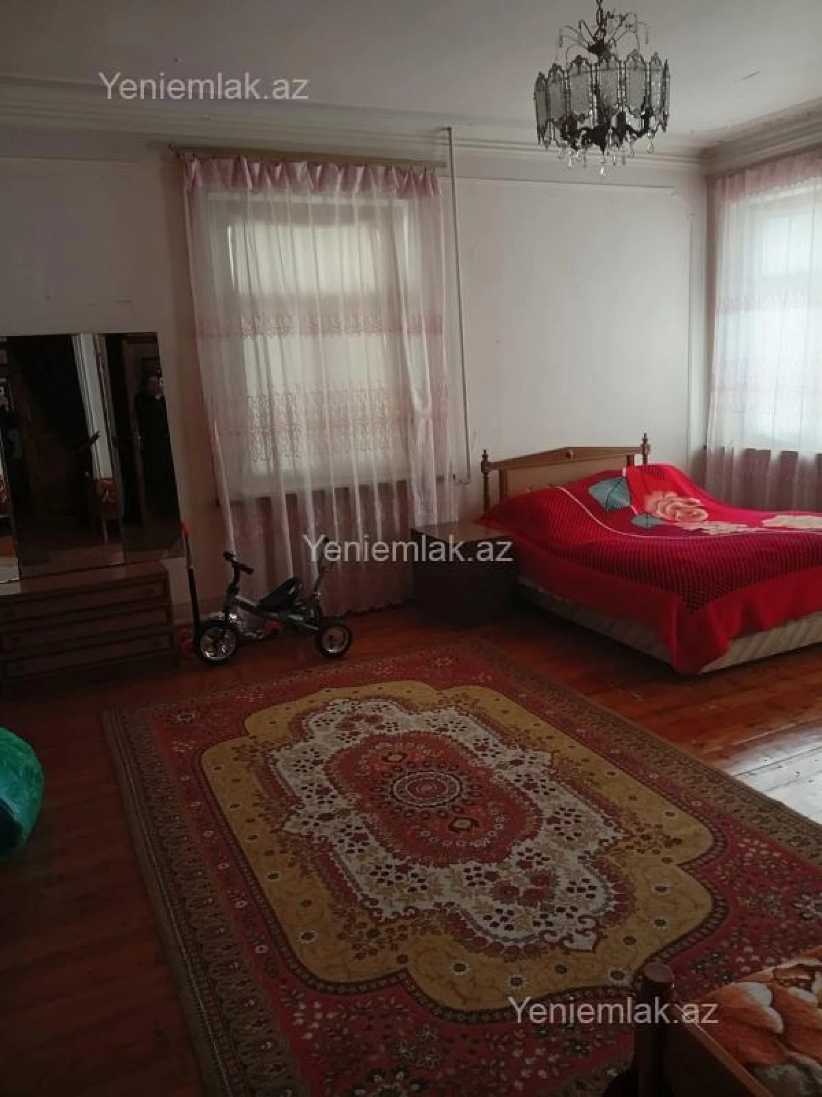 Satılır 10 otaqlı həyət evi 334.6 m²