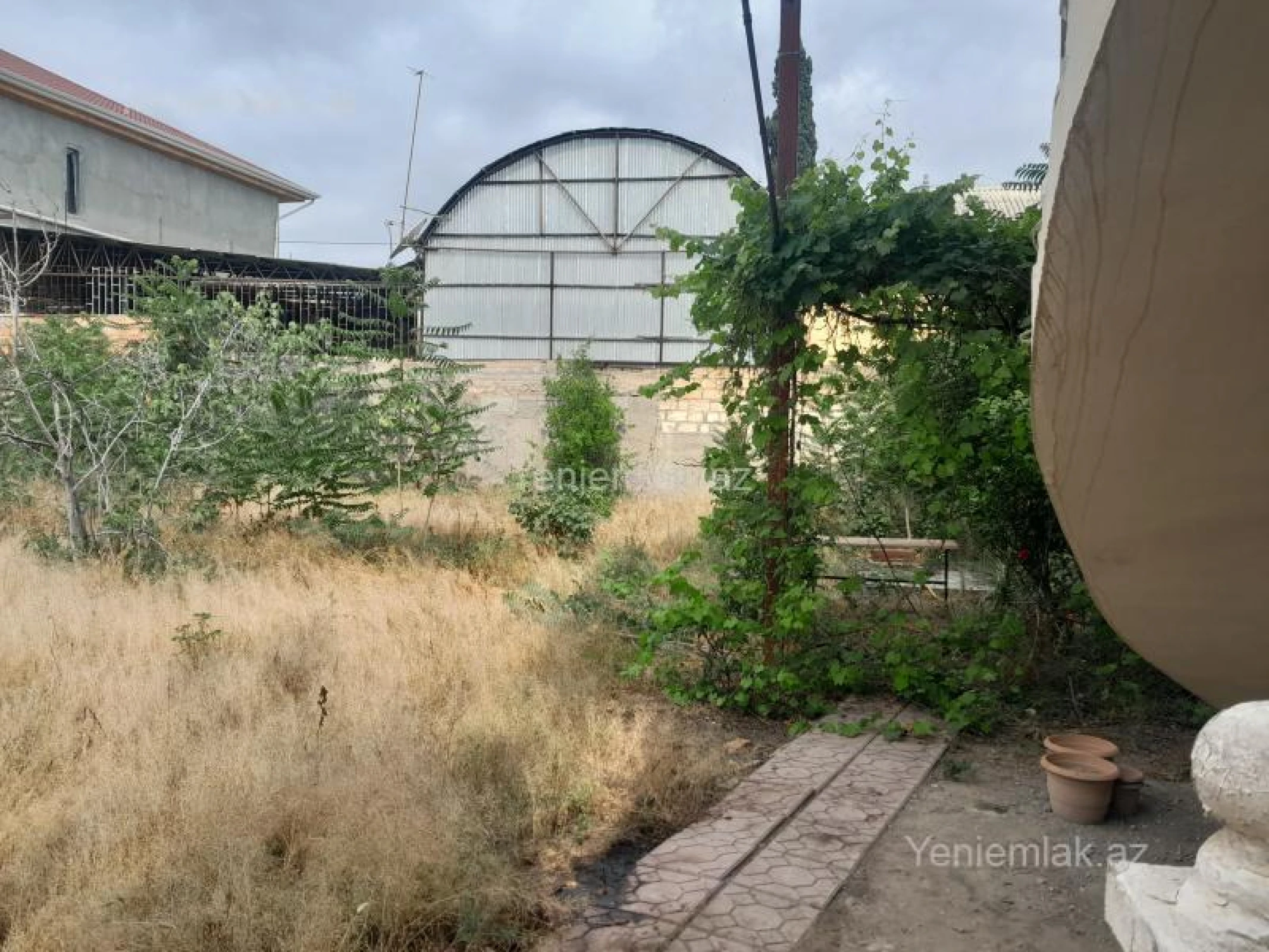 Satılır 10 otaqlı həyət evi 334.6 m²