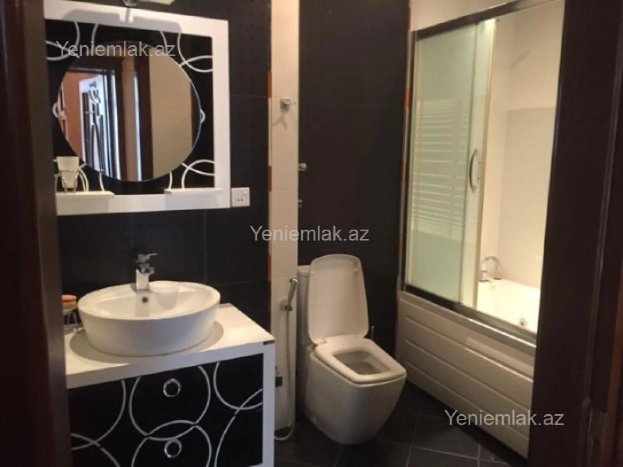 Satılır 3 otaqlı yeni tikili 125 m²