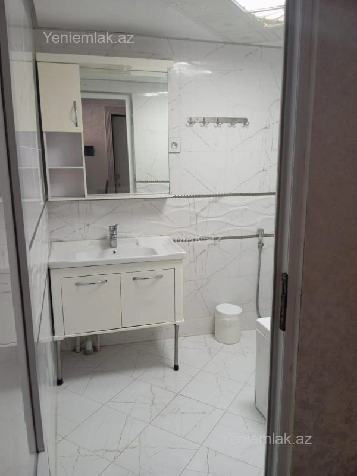 Satılır 4 otaqlı köhnə tikili 100 m²