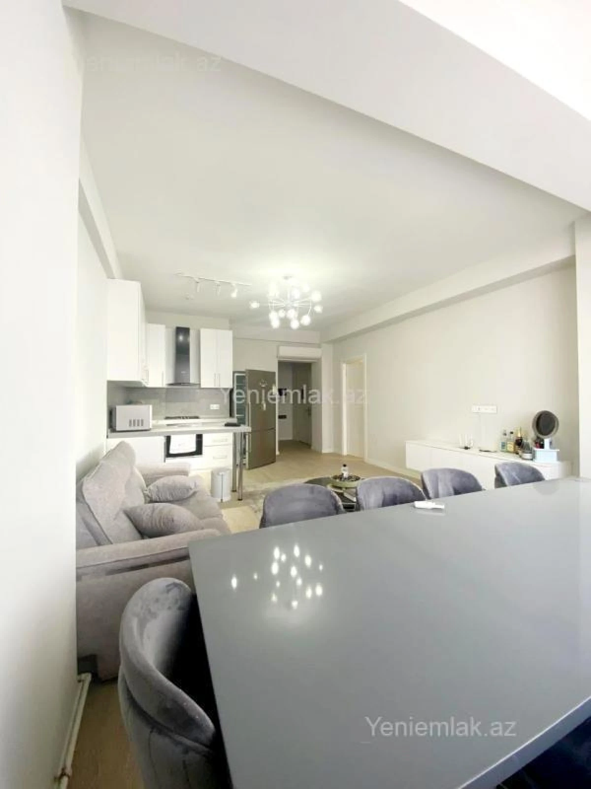 Satılır 2 otaqlı yeni tikili 74 m²