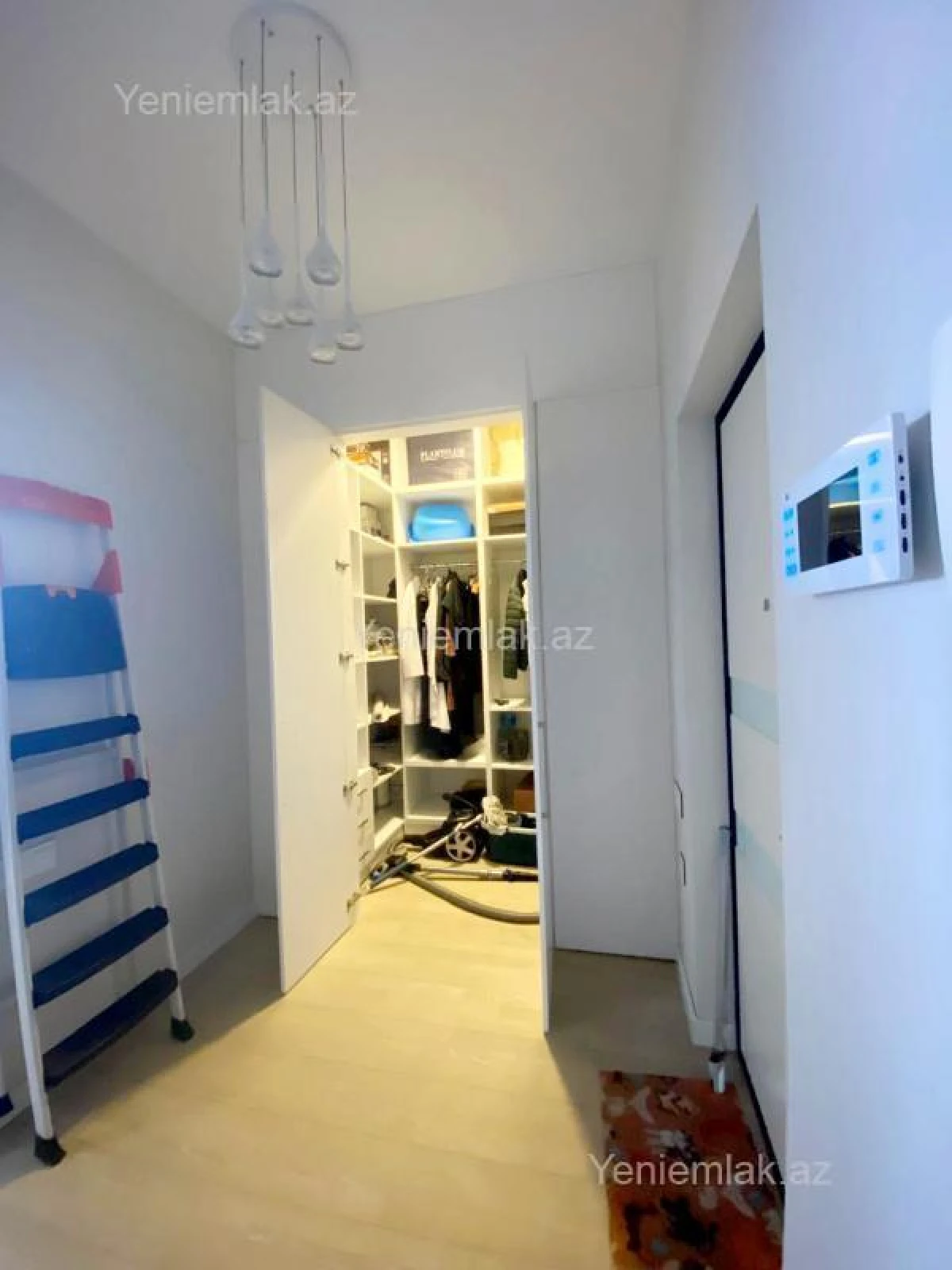 Satılır 2 otaqlı yeni tikili 74 m²