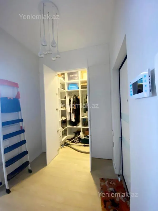 Satılır 2 otaqlı yeni tikili 74 m²