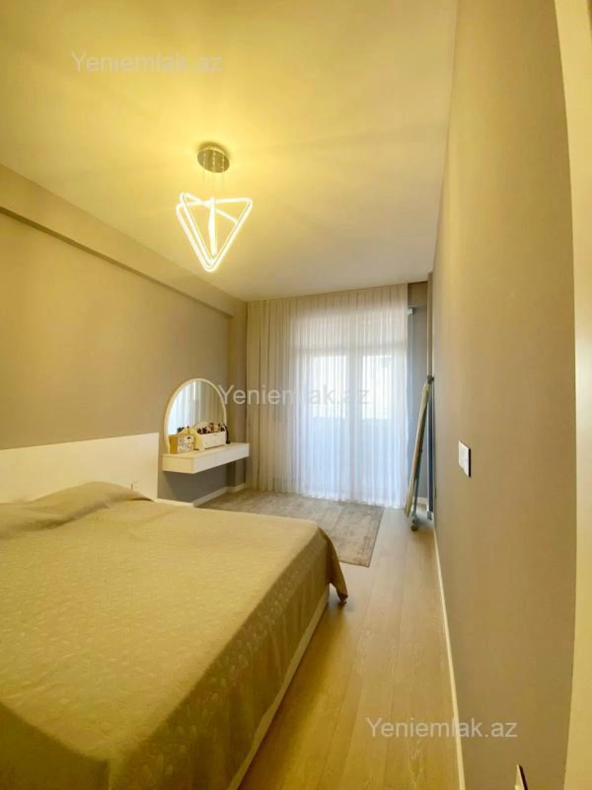 Satılır 2 otaqlı yeni tikili 74 m²