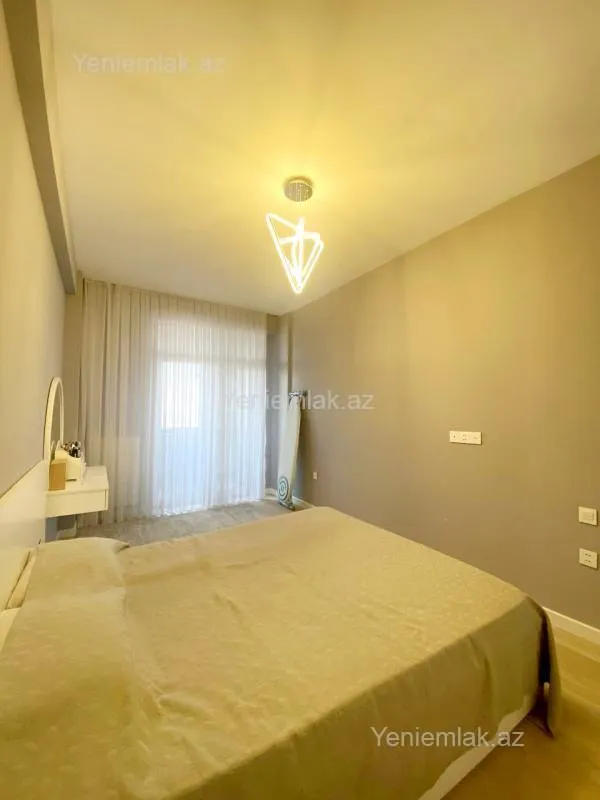 Satılır 2 otaqlı yeni tikili 74 m²