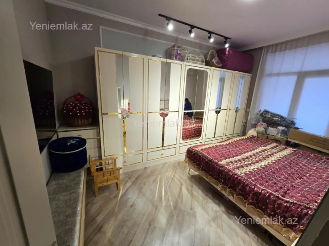 Satılır 2 otaqlı yeni tikili 82.5 m²